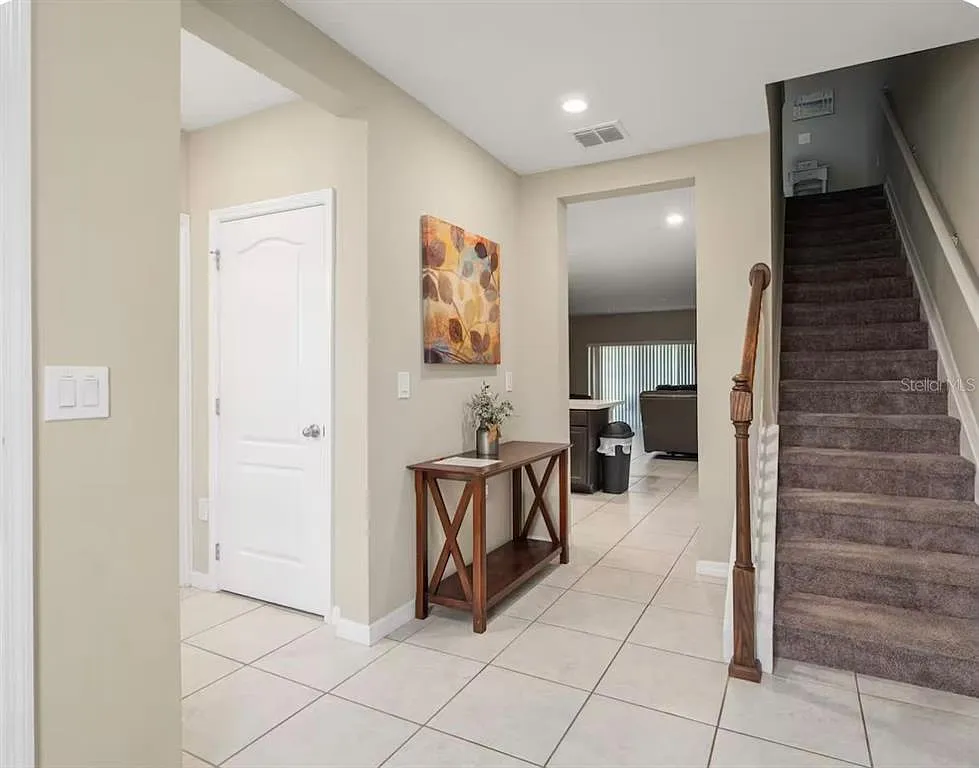 3 bed, 2.5 bath, 1762 sqft, $2,200 — Photo 4