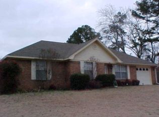 2220 Tyler St, Conway, AR 72034