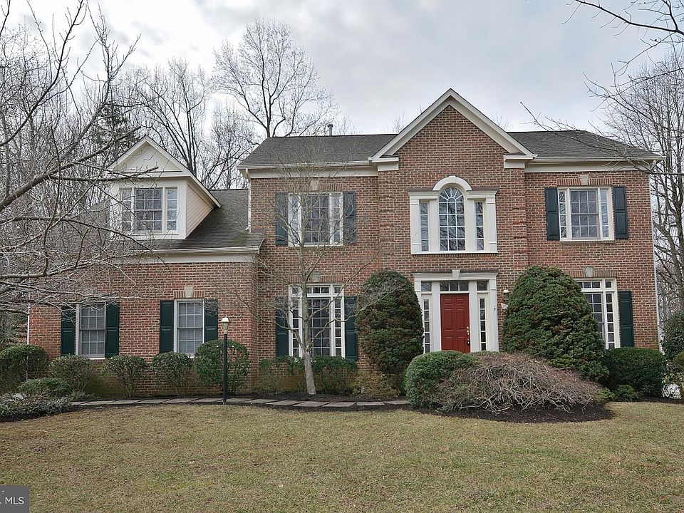 1st image of 10111 Waterside Dr