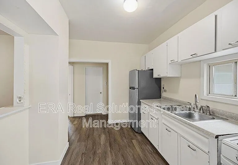 2028 W Galbraith Rd — Photo 31