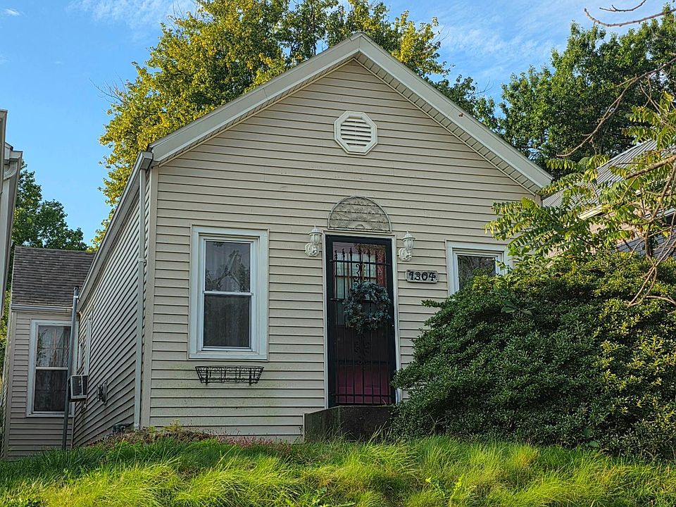 1st image of 1304 Elm St