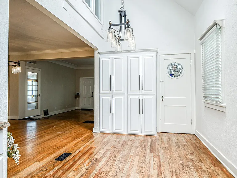 715 E Robinson Ave — Photo 21