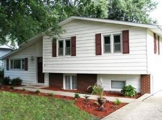 1818 SW 36th St, Topeka, KS 66611