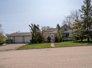 801 Ash St, Lisbon, ND 58054