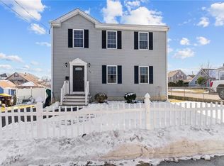 89 Grinnell St, Fall River, MA 02721