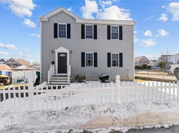 89 Grinnell St, Fall River, MA 02721