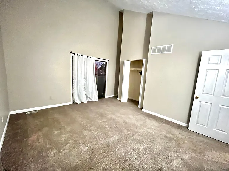 573 Delzan Pl — Photo 11