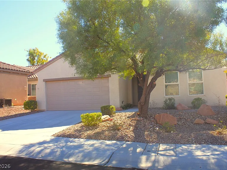 2212 Sawtooth Mountain Dr — Photo 4