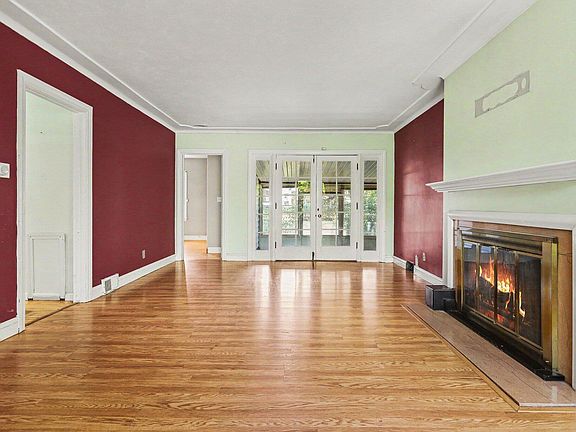 4th image of 1217 Plymouth Ave SE