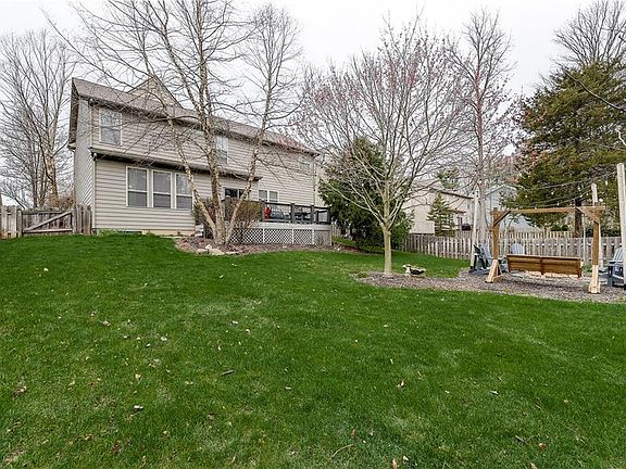 3rd image of 767 Bloor Woods Ct