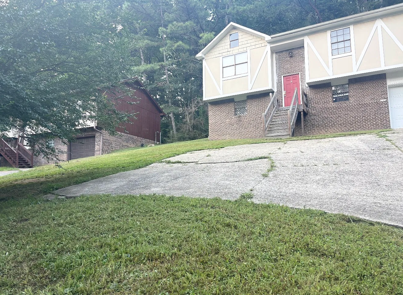 3 bed, 2088 sqft, $1,300 — Photo 1