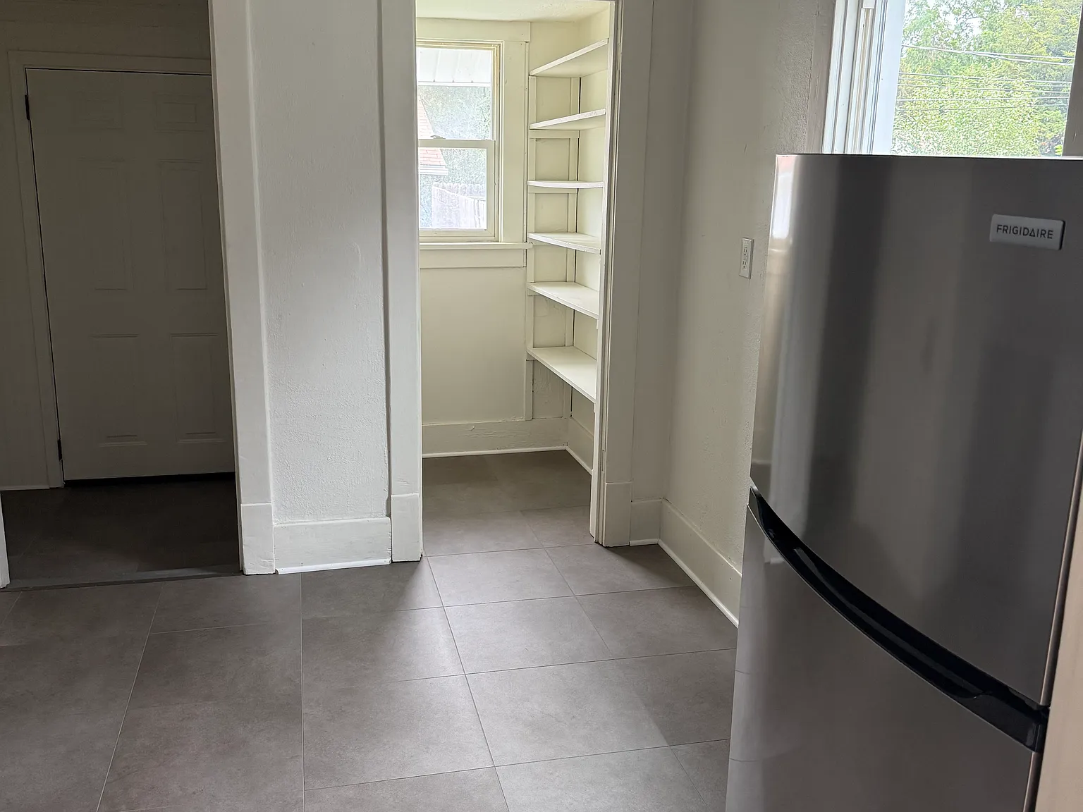 2 bed, 950 sqft, $1,295 — Photo 4