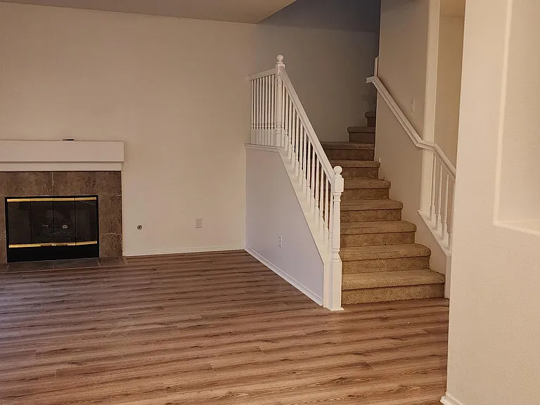 1286 Jamestown Dr — Photo 6