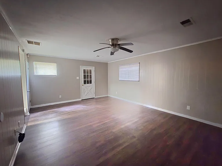 1706 Echles St — Photo 19