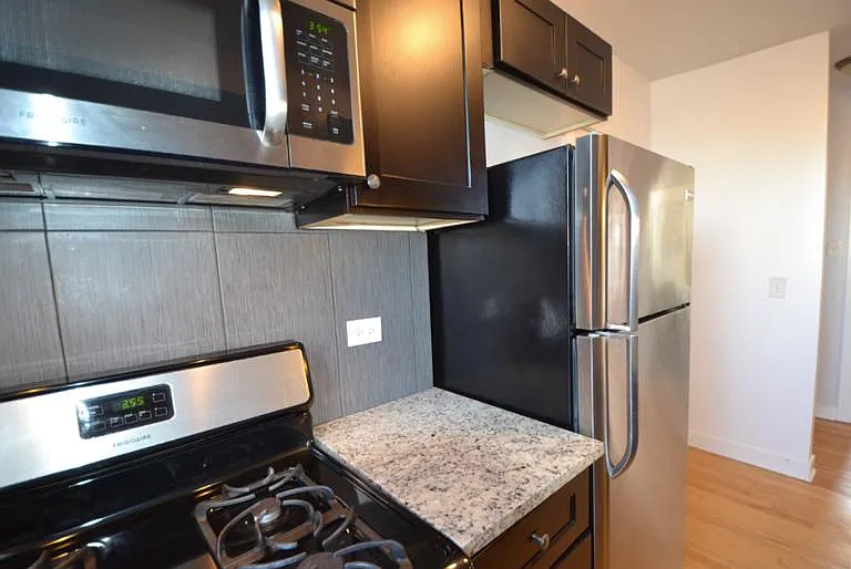 4606-08 N Kildare Ave #4608-1E — Photo 6