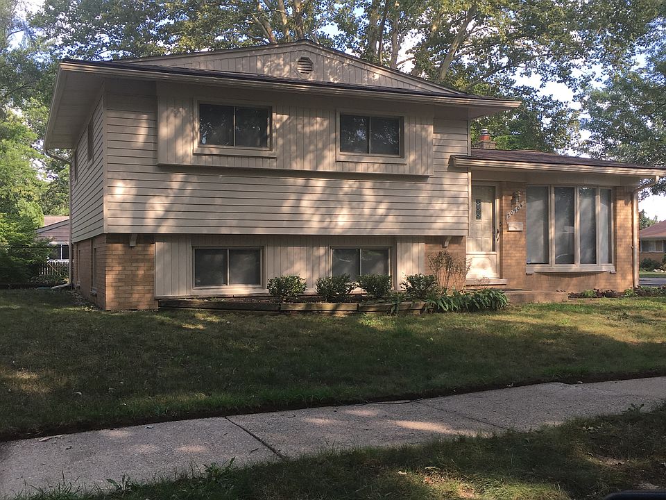 1st image of 20904 Birchwood St