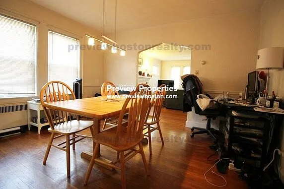 2 bed, 800 sqft, $2,700 — Photo 2