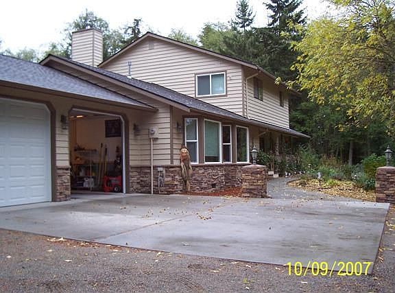 2nd image of 2480 Green Acres Ln