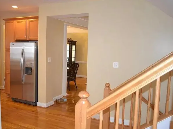 9212 Sycamore Crest Dr #5, Fairfax, VA 22031