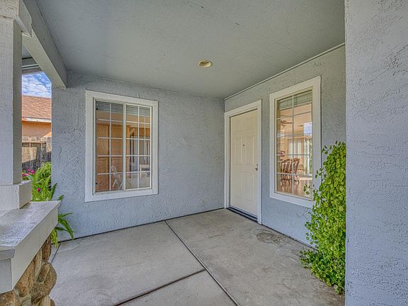 4th image of 960 Alhambra St