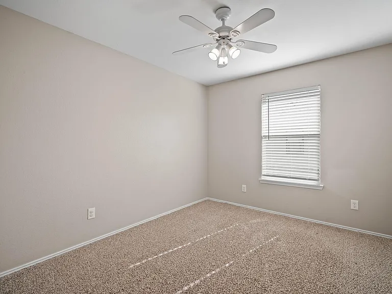 4028 Kyndra Cir — Photo 17