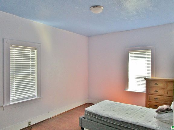 3rd image of 1622 B St