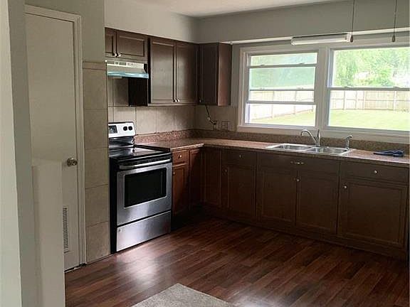 3rd image of 2531 S 47th Dr