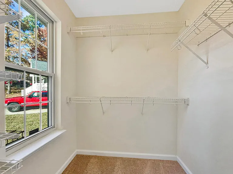 413 Adams St — Photo 10