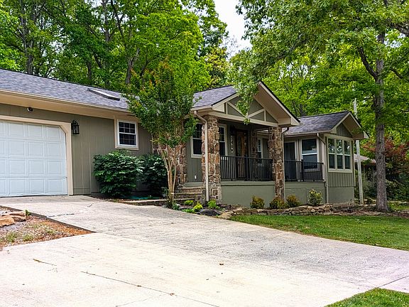 2nd image of 146 Lakeshire Dr