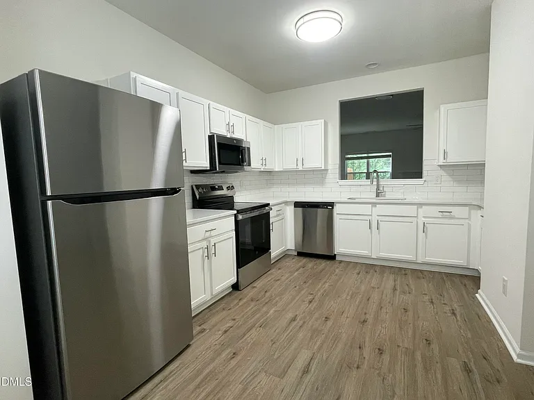 3525 Londonville Ln — Photo 5