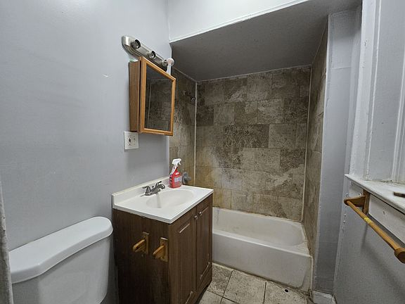 5th image of 27 9th Ave #44