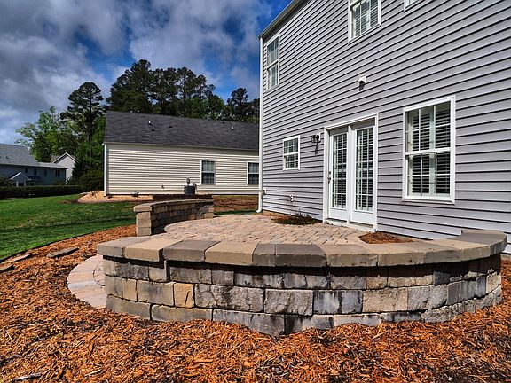 3rd image of 105 Carolina Town Ln