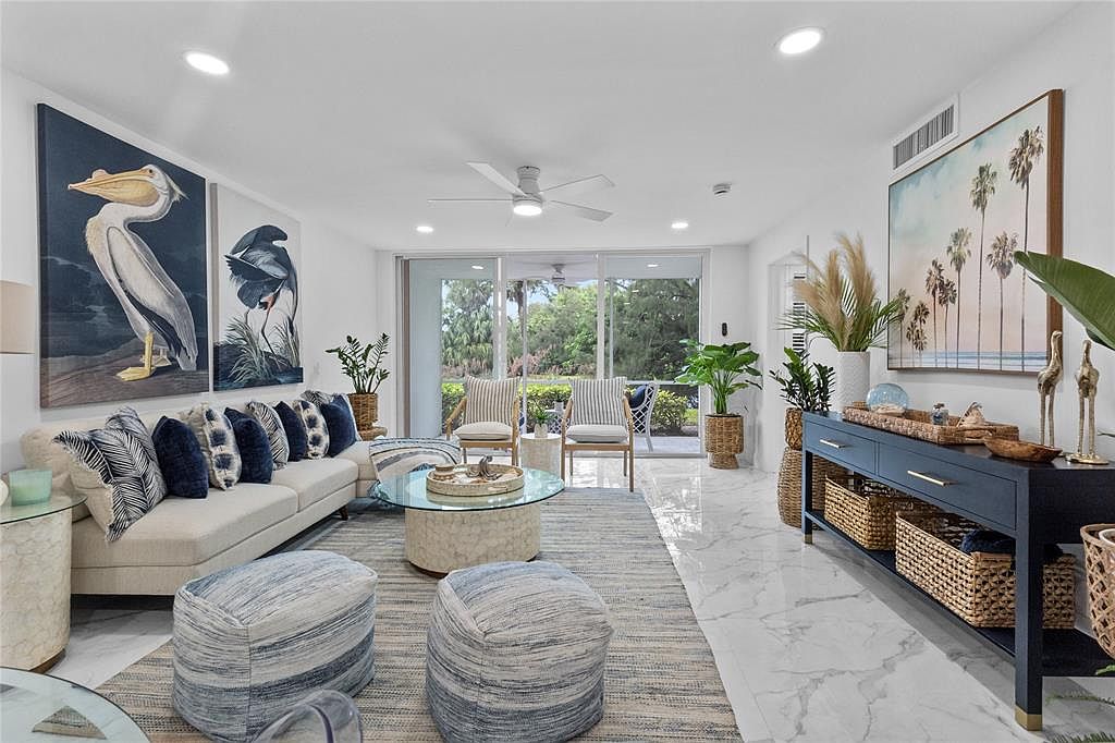 3051 S Palm Aire Dr #109