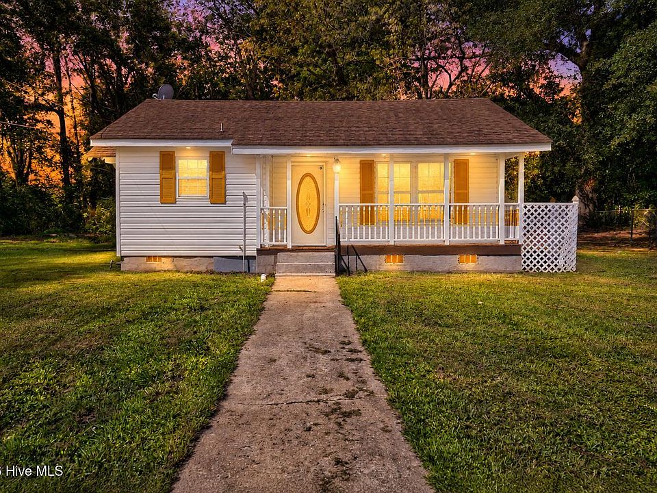 1st image of 304 Gum Avenue