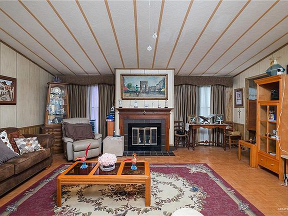 5th image of 2801 Montgomery Dr