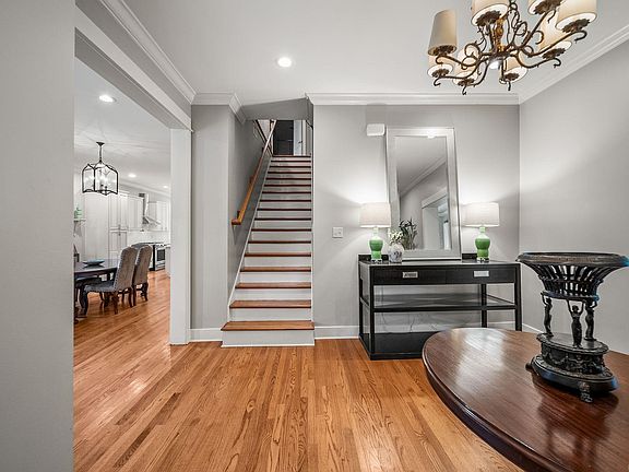 5th image of 1021 N Palm St