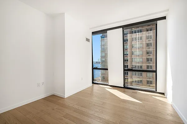 Rented by MNS | media 5