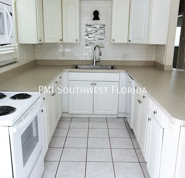 635 Melody Cir — Photo 2