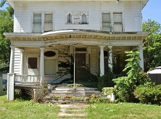 382 N Prairie St, Galesburg, IL 61401