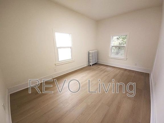 4th image of 41 Elizabeth St #2