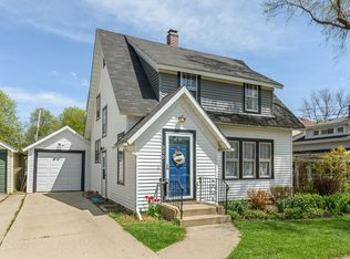 270 Cooper Ave, Elgin, IL 60120