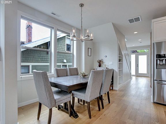 4th image of 2624 SE 51st Ave Unit A