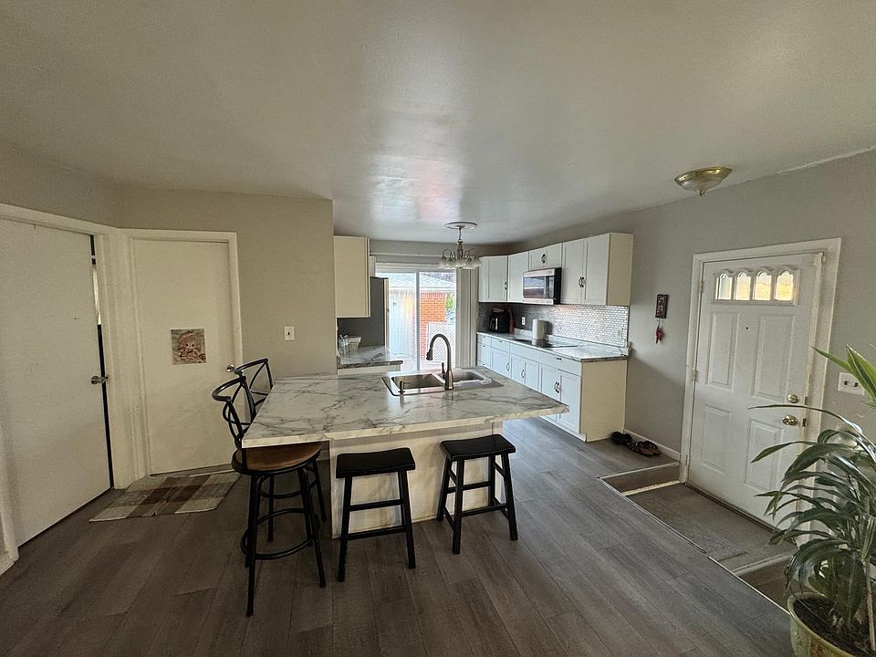 24104 Hass St, photo 9