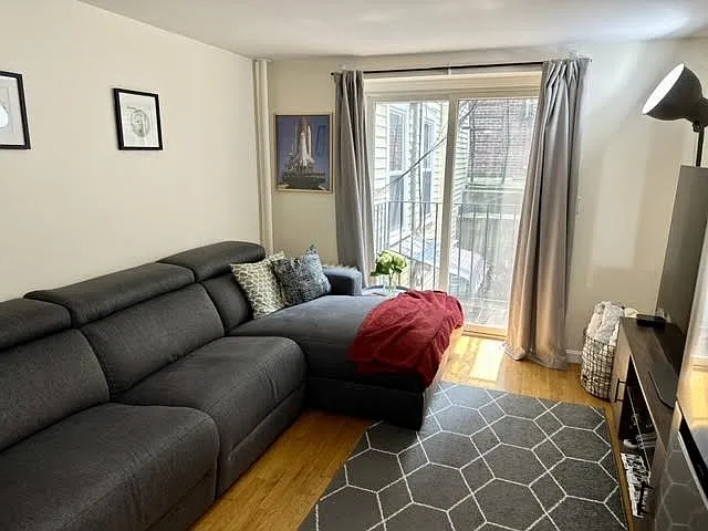 20 Phillips St #1 — Photo 3