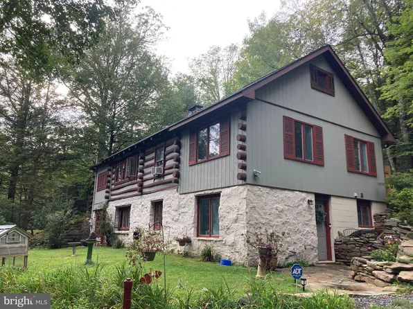 205 S Water St, Pine Grove Mills, PA 16868