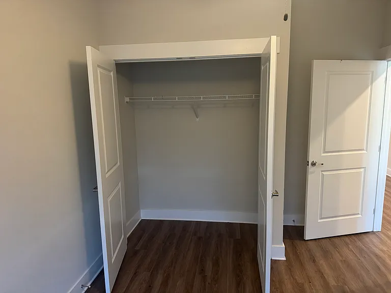 180 Bradford Ct — Photo 13