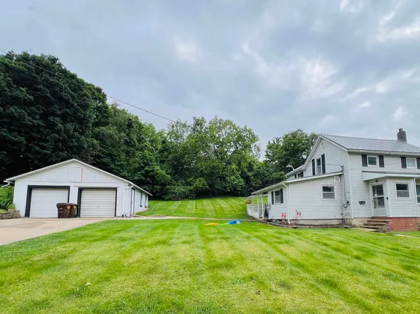 402 S Carroll St, Mount Carroll, IL 61053