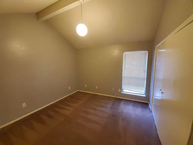 10212 Hillhouse Ln — Photo 6