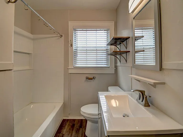 1707B E Main St — Photo 17