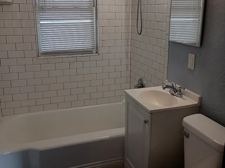 1621 Oliver Ave — Photo 9